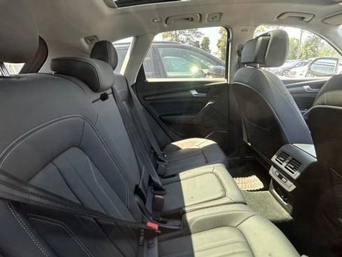 Used 2023 Audi Q5 2.0T Premium w/ Convenience Package AWD/4WD image 7