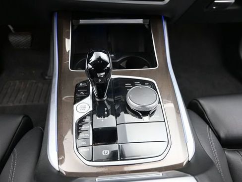 Used 2022 BMW X5 xDrive40i w/ Premium Package AWD/4WD image 16