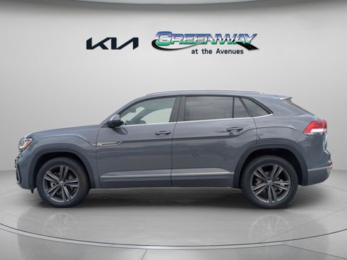 Used 2021 Volkswagen Atlas Cross Sport SE w/ Panoramic Sunroof Package AWD/4WD image 3