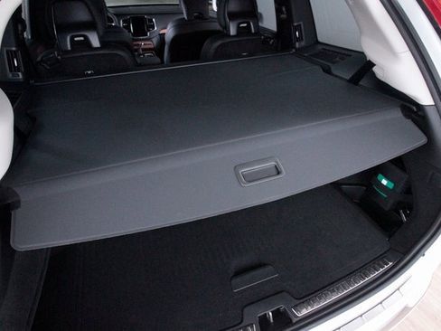 Certified 2025 Volvo XC90 T8 Plus w/ Protection Package Premier image 14