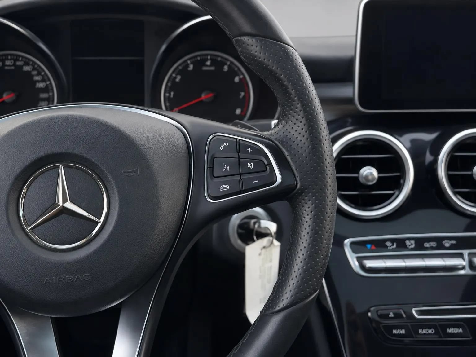 Used 2016 Mercedes-Benz C 300 4MATIC Sedan image 33
