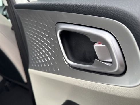 Used 2023 Kia Soul LX image 50