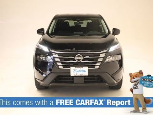 Used 2025 Nissan Rogue SV AWD/4WD image 2