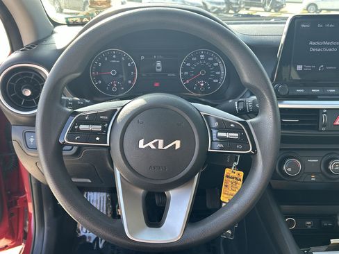 Used 2022 Kia Forte LXS image 11