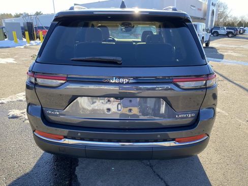 Used 2022 Jeep Grand Cherokee Limited image 4