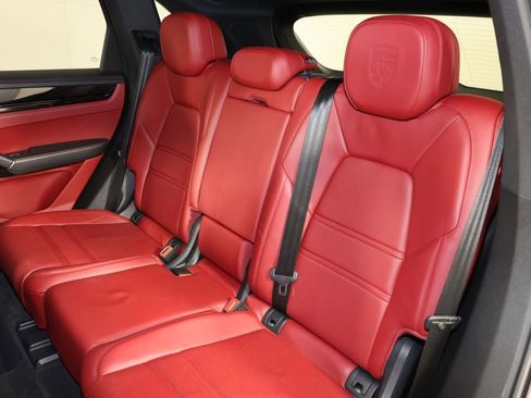 Used 2020 Porsche Cayenne S AWD/4WD image 11