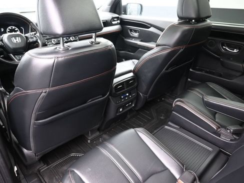 Certified 2023 Honda Pilot TrailSport image 16