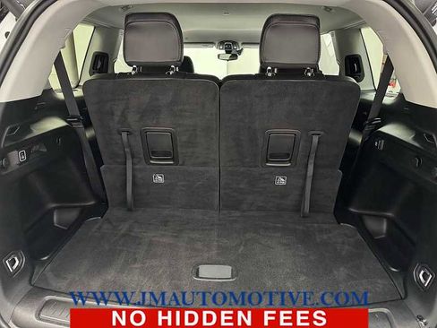 Used 2023 Jeep Grand Cherokee L Limited w/ Black Appearance Package image 16