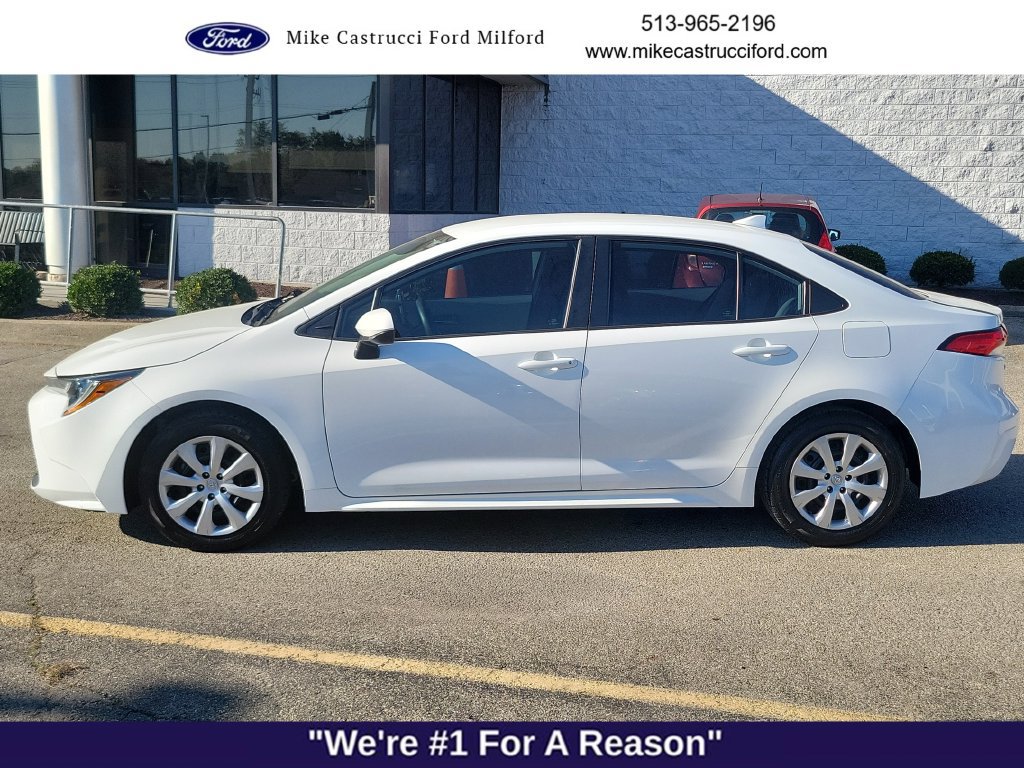 Used 2020 Toyota Corolla LE FWD image 2