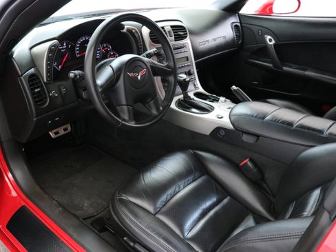 Used 2005 Chevrolet Corvette Convertible w/ Preferred Equipment Group image 21