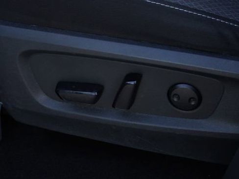 Used 2024 Nissan Pathfinder SV image 21