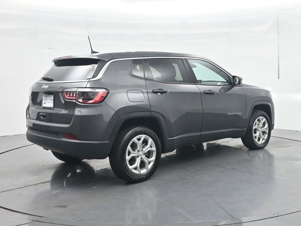 Used 2024 Jeep Compass Sport AWD/4WD image 5