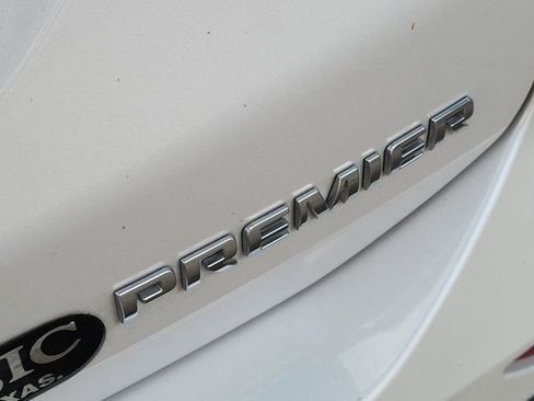 Used 2024 Chevrolet Equinox Premier image 10