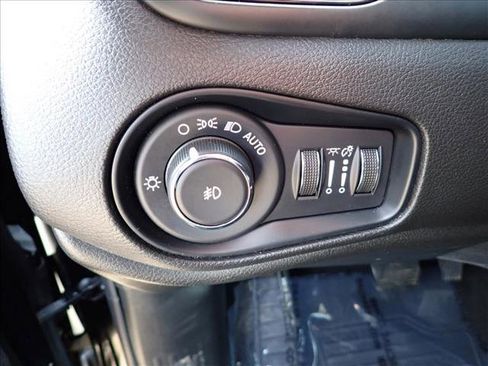 Used 2022 Jeep Renegade Altitude w/ Convenience Group image 15