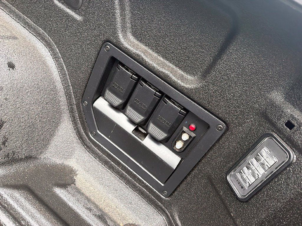 Used 2026 GMC Sierra EV Denali AWD/4WD image 8