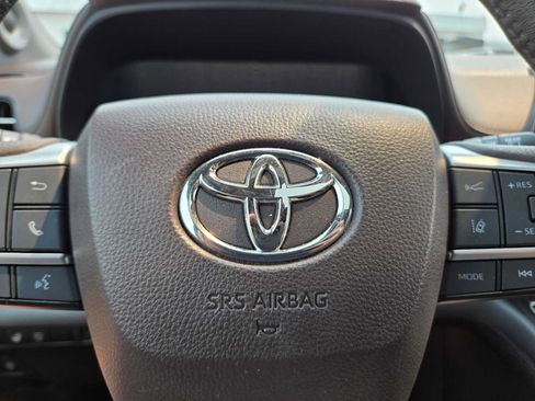 Used 2023 Toyota Sienna Platinum AWD/4WD image 26