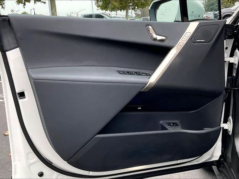 Used 2024 BMW iX xDrive50 image 24