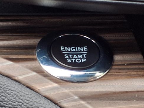 Used 2022 Ford Explorer Limited w/ Equipment Group 301A image 27