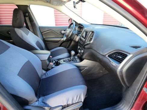 Used 2019 Jeep Cherokee Latitude w/ Cold Weather Group image 13