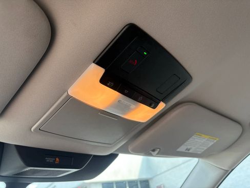 Used 2025 Nissan Pathfinder SV FWD image 25