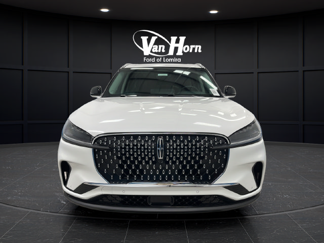 Used 2025 Lincoln Aviator AWD image 2