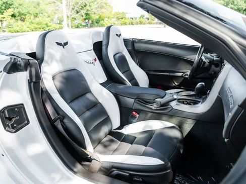 Used 2006 Chevrolet Corvette Convertible w/ Preferred Equipment Group image 77