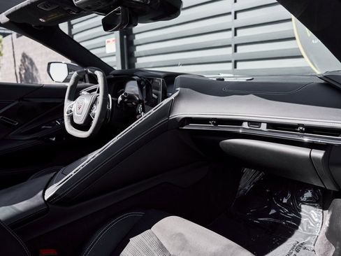 Used 2024 Chevrolet Corvette Stingray Premium Conv w/ Z51 Performance Package image 42