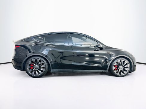 Used 2023 Tesla Model Y Performance image 10