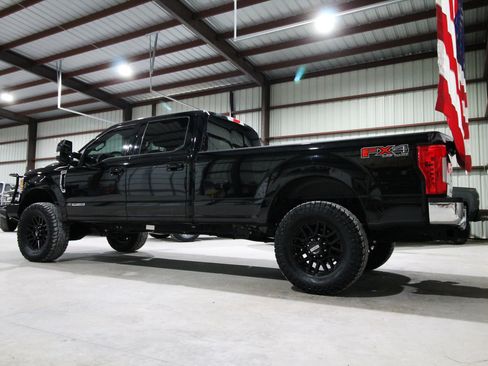 Used 2017 Ford F350 Lariat w/ Lariat Value Package AWD/4WD image 7