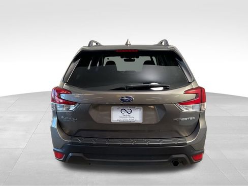 Used 2020 Subaru Forester Limited image 8