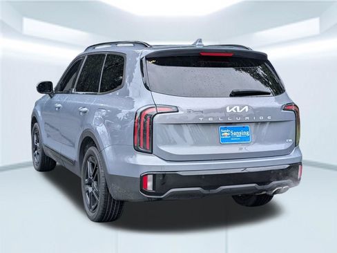 Used 2024 Kia Telluride AWD image 3