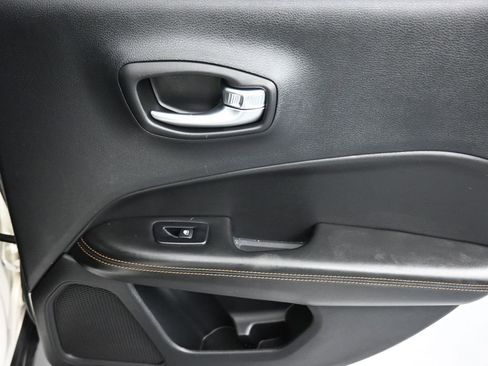 Used 2020 Jeep Compass Limited image 32