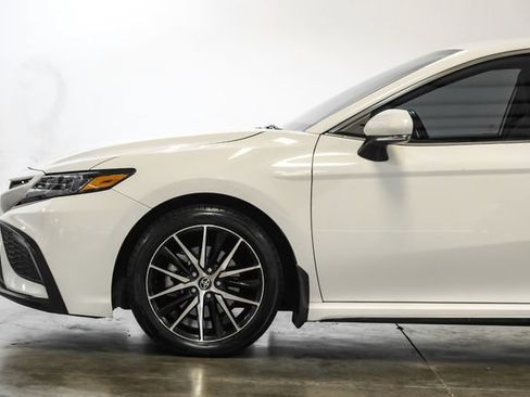 Used 2023 Toyota Camry SE FWD image 18