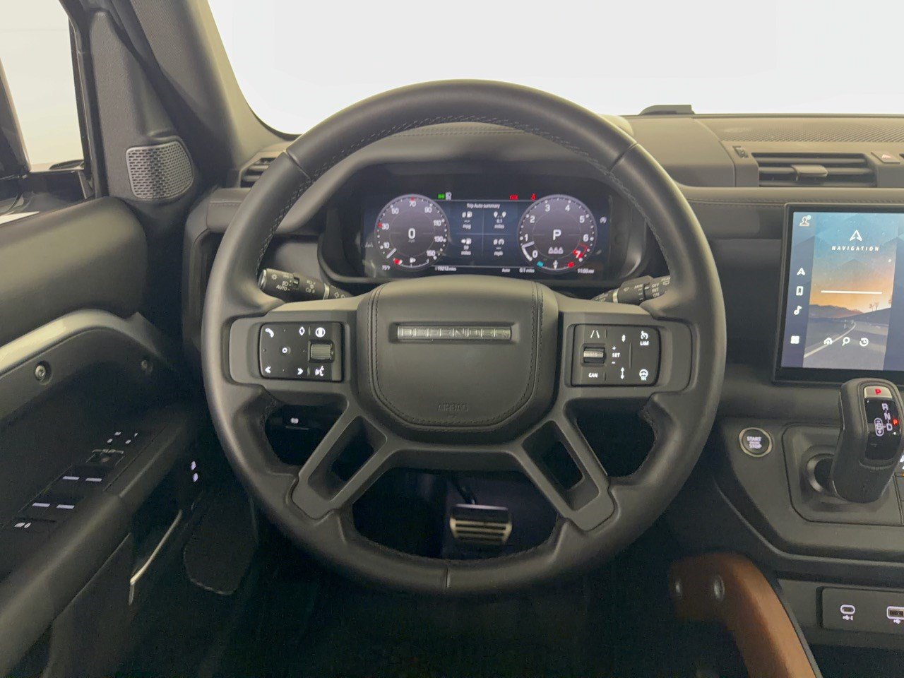 Used 2024 Land Rover Defender 110 X AWD/4WD image 10