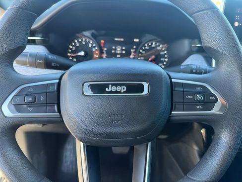 Used 2023 Jeep Compass Sport image 27