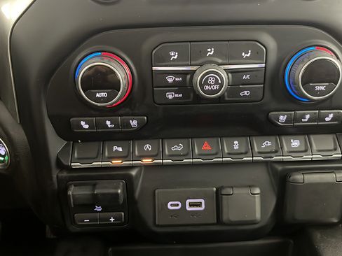 Used 2020 Chevrolet Silverado 1500 LTZ w/ LTZ Plus Package AWD/4WD image 34