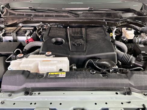 Used 2025 Toyota Tundra SR5 w/ SR5 Convenience Package AWD/4WD image 10