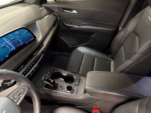 Certified 2025 Cadillac XT4 Sport FWD image 42