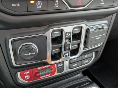 Certified 2022 Jeep Gladiator Mojave w/ LED Lighting Group image 20