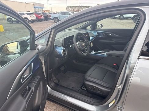 New 2026 Chevrolet Equinox EV LT AWD/4WD image 9