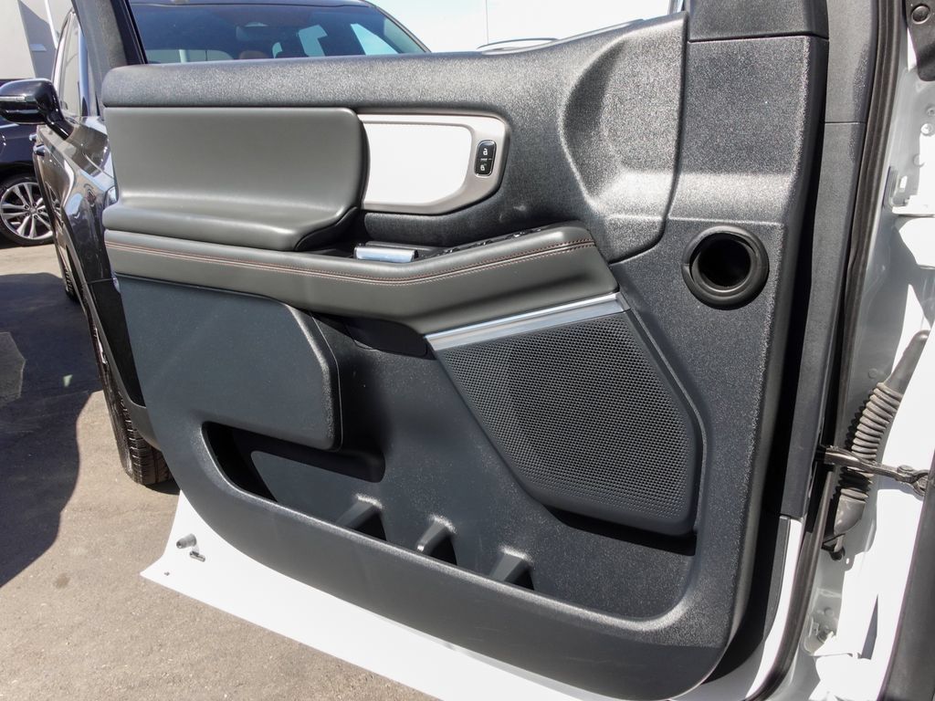Used 2025 Ford Expedition Max Active AWD/4WD image 22