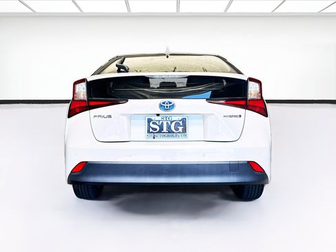 Used 2020 Toyota Prius LE FWD image 5