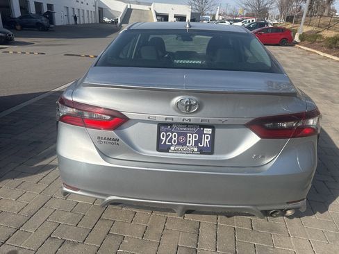 Certified 2022 Toyota Camry SE image 6