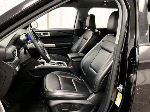 Certified 2022 Ford Explorer XLT w/ Equipment Group 202A image 24