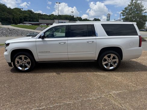 Used 2017 Chevrolet Suburban Premier AWD/4WD image 3