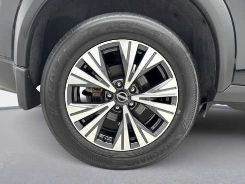 Used 2023 Nissan Rogue SV AWD/4WD image 24