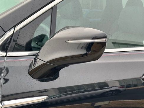 Used 2021 Buick Enclave Essence w/ Sport Touring Edition image 12