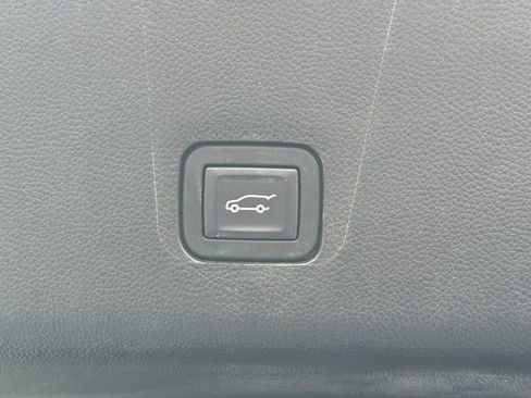 Used 2019 Chevrolet Traverse LT image 21