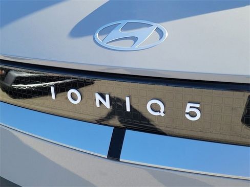 New 2026 Hyundai Ioniq 5 SE image 24