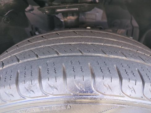Used 2024 Nissan Rogue S AWD/4WD image 13
